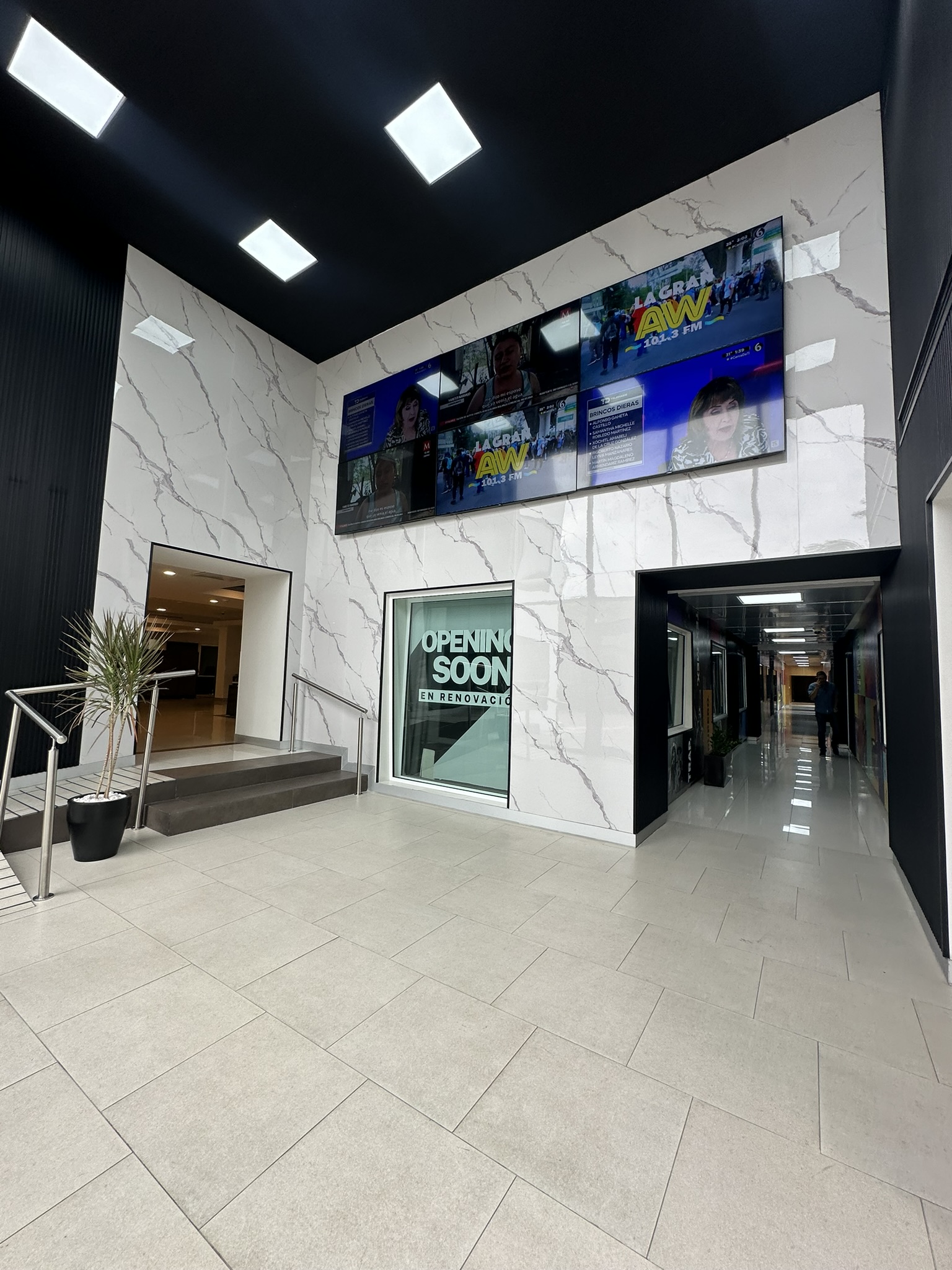 DISEÑO INTERIORES COMERCIALES